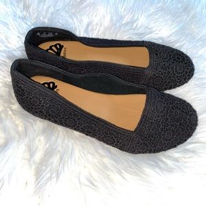 Fergalicious Black Crocheted Flower Design Flats Size 7